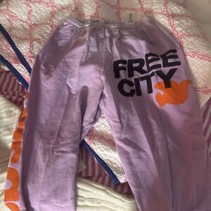 Free city sweatpants